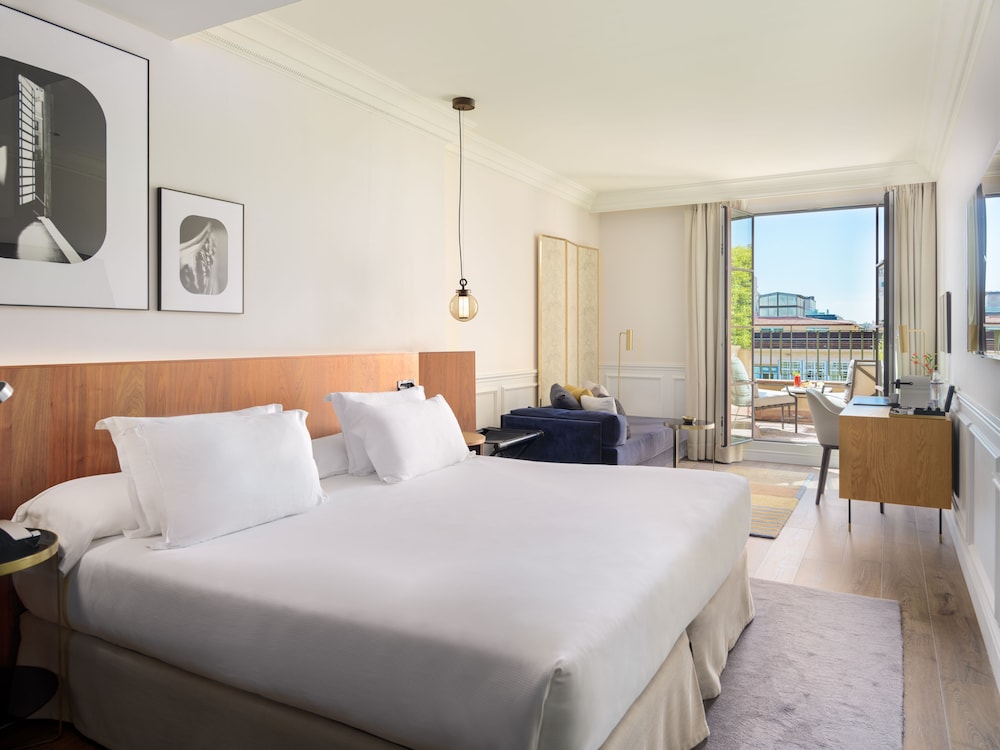 Deluxe Triple Room, Terrace, Garden View