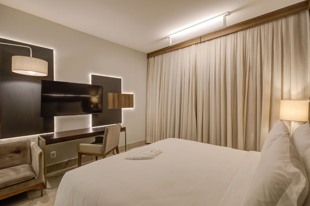 Superior Room, 1 King Bed - Photo 4