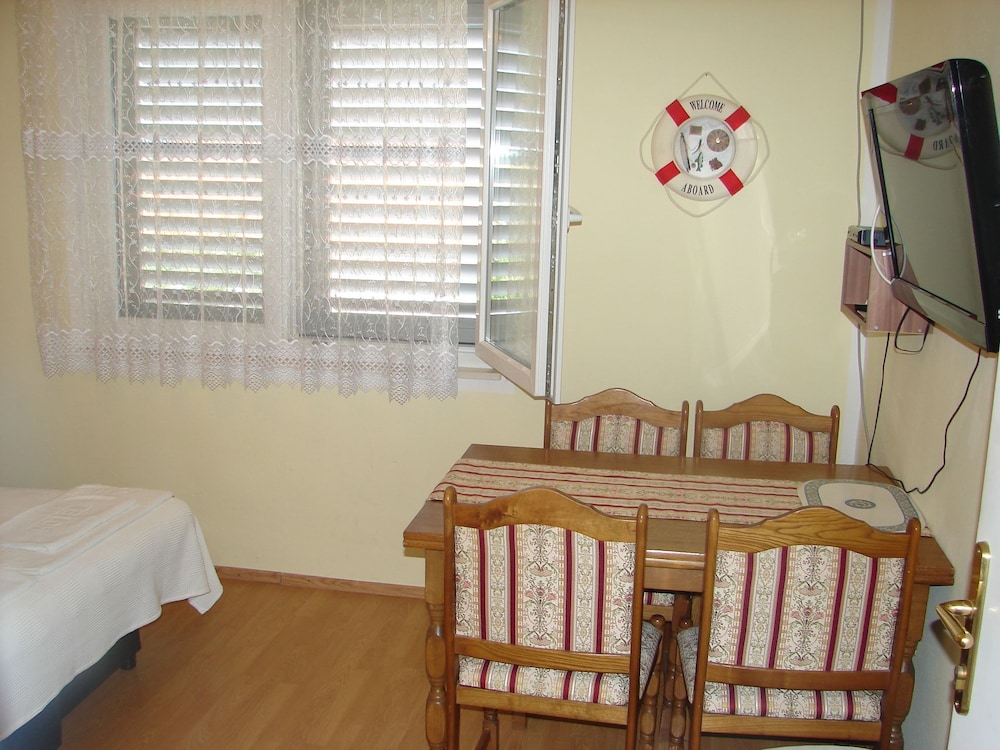 Apartment (Slavica - Apartment with large terrac)