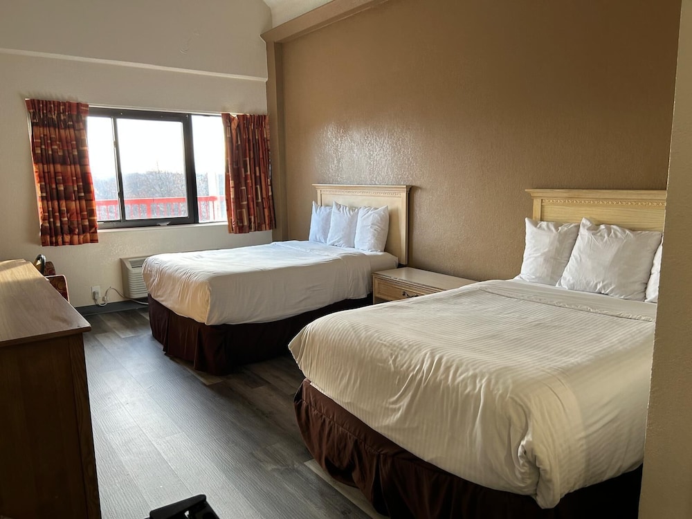 Two Double Beds, Non Smoking