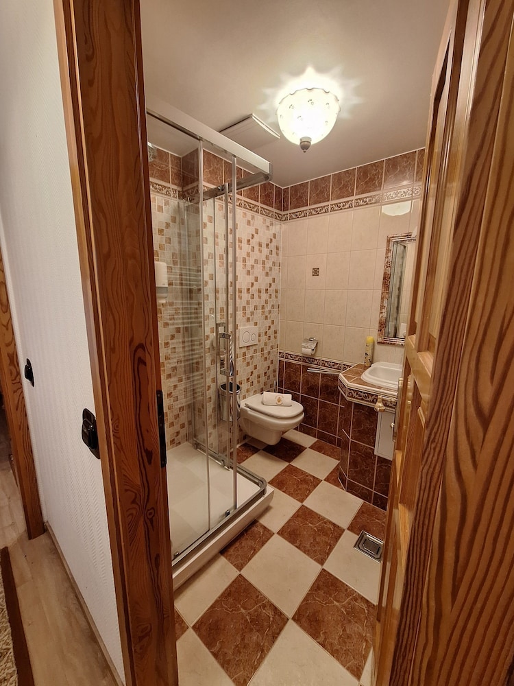 Standard Double or Twin Room photo 2