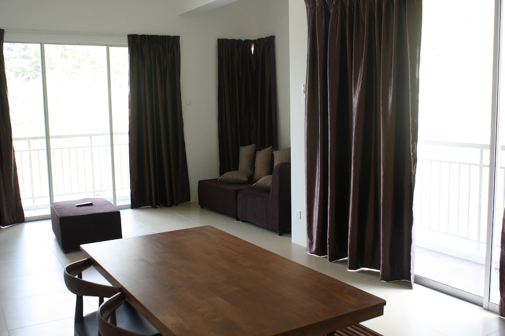 Queen Family Deluxe Room photo 3