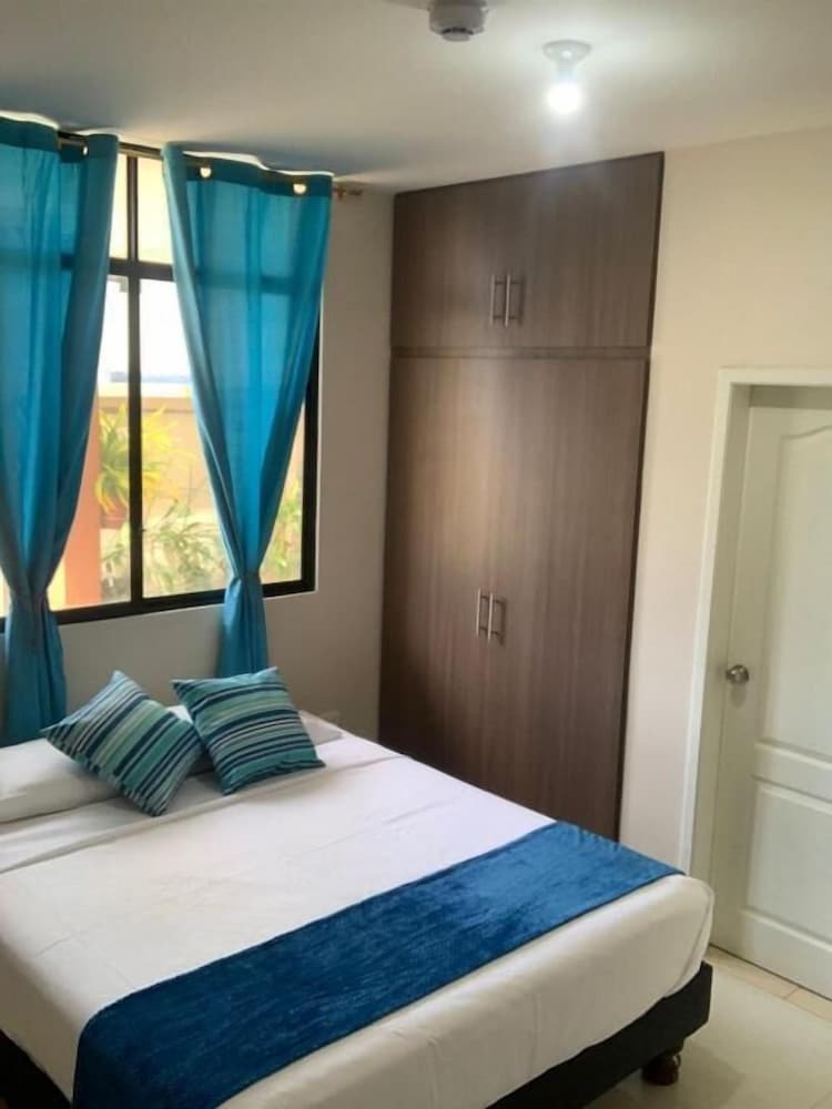 Standard Studio Suite, 1 King Bed photo 2