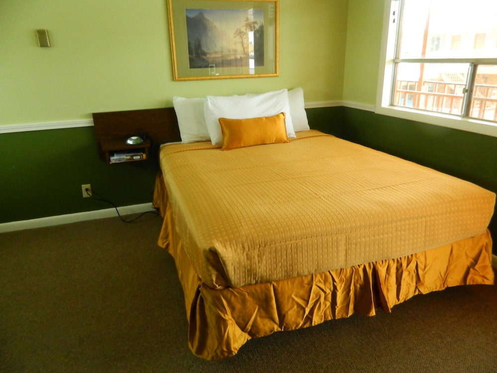 Standard Single Room, 1 Queen Bed