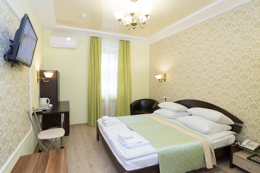 Economy Double or Twin Room (Bathroom not in room) photo 1