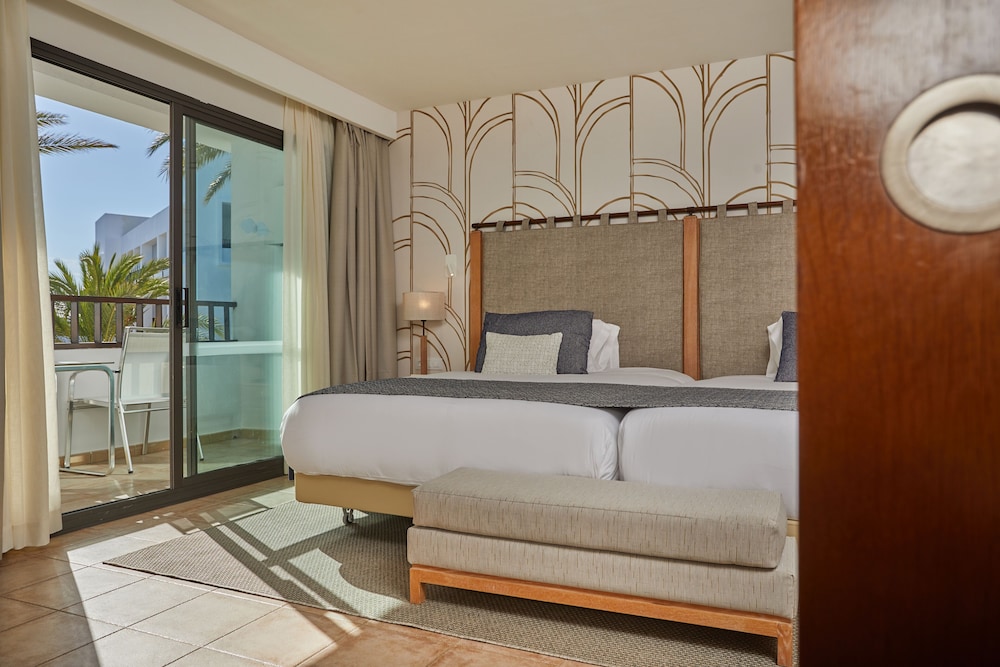 Suite, Terrace, Partial Sea View (Preferred Club) thumbnail 6