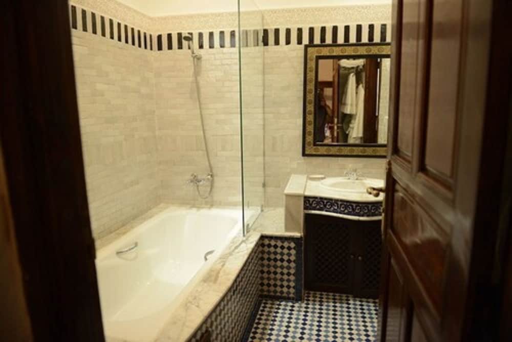 Luxury Room - Photo 18