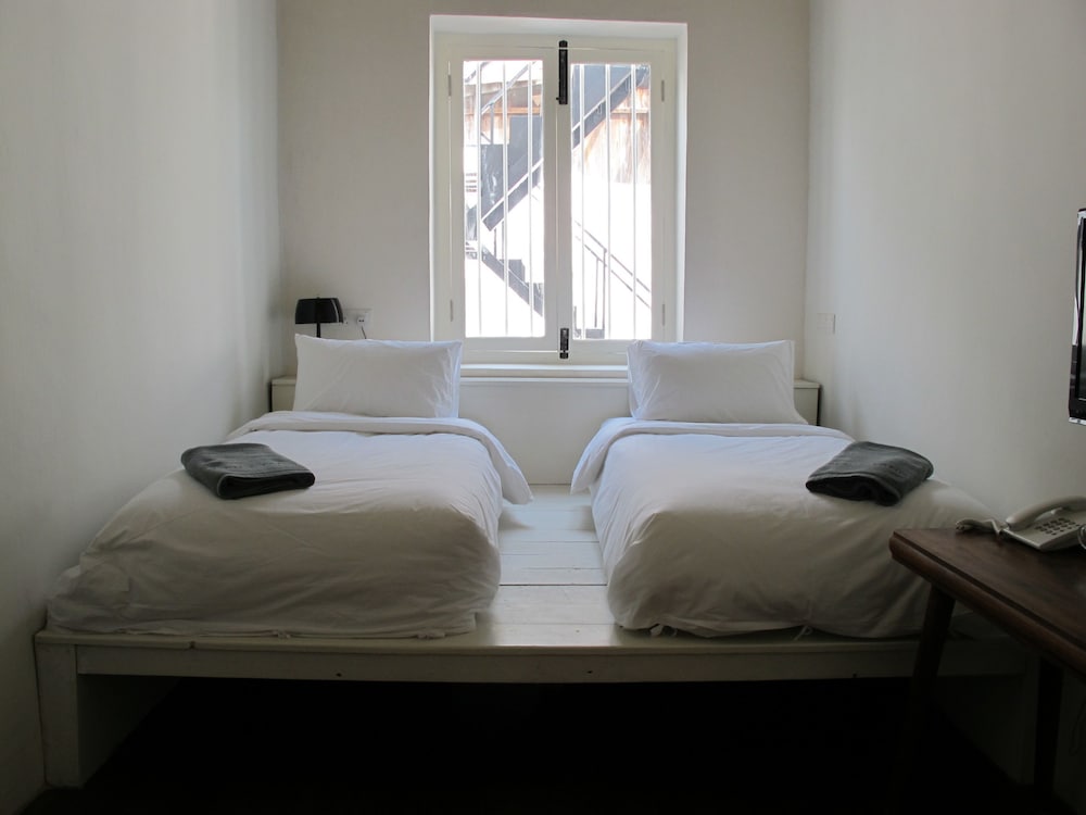 Room 8 (Friends Room)