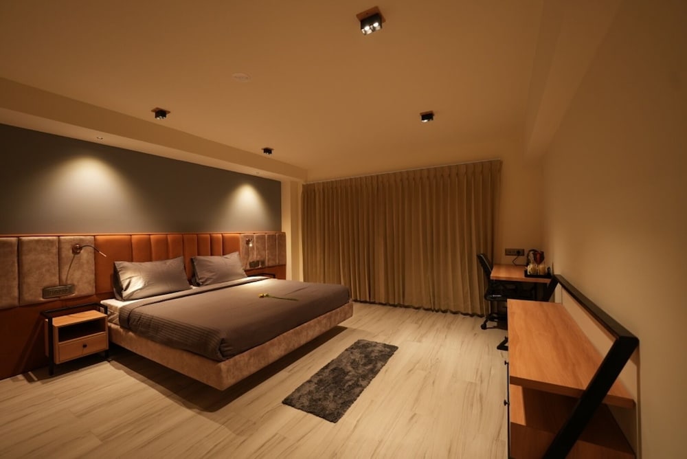 Luxury Suite, Mountain View