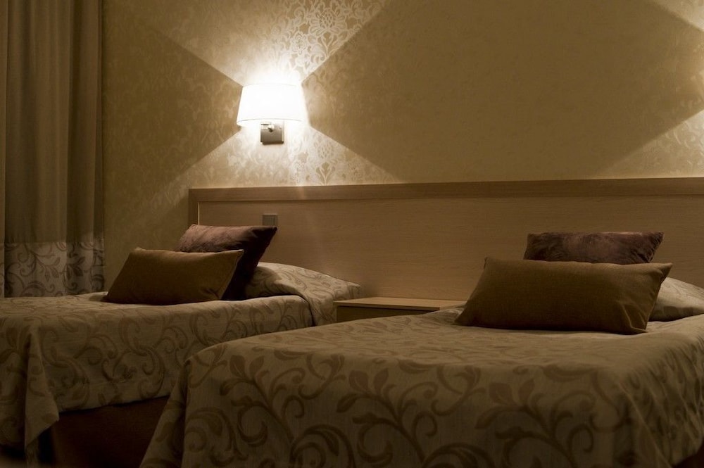 Standard Double or Twin Room, Courtyard View photo 2