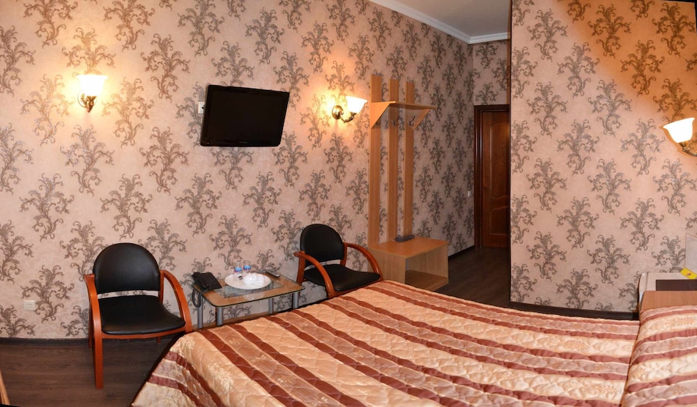 Economy Double Room photo 2