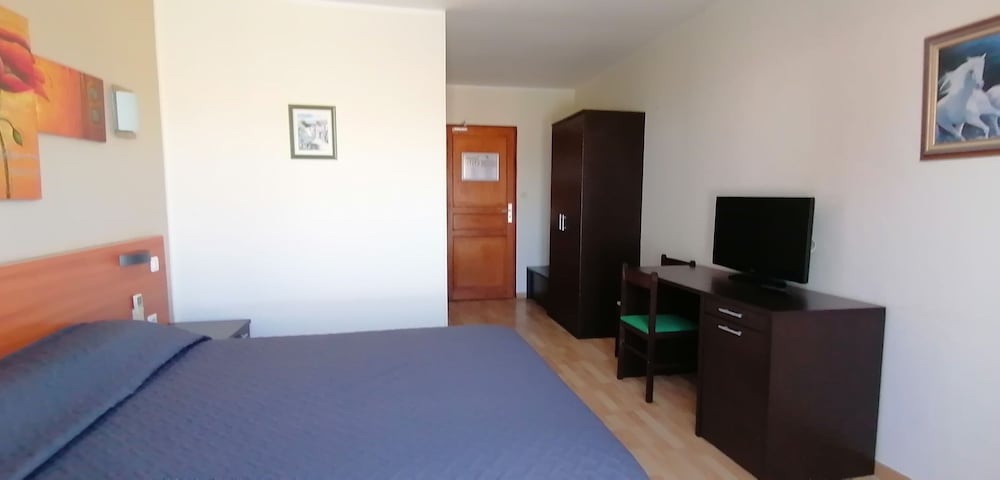 Standard Double Room, Ensuite (Double) - Photo 2