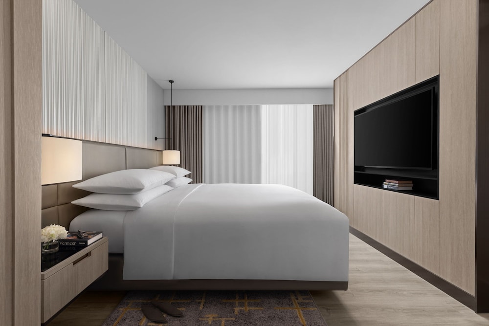 Premier Suite, 2 Bedrooms, City View photo 3