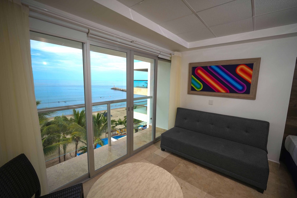 Junior Room, Balcony, Sea View - Photo 6