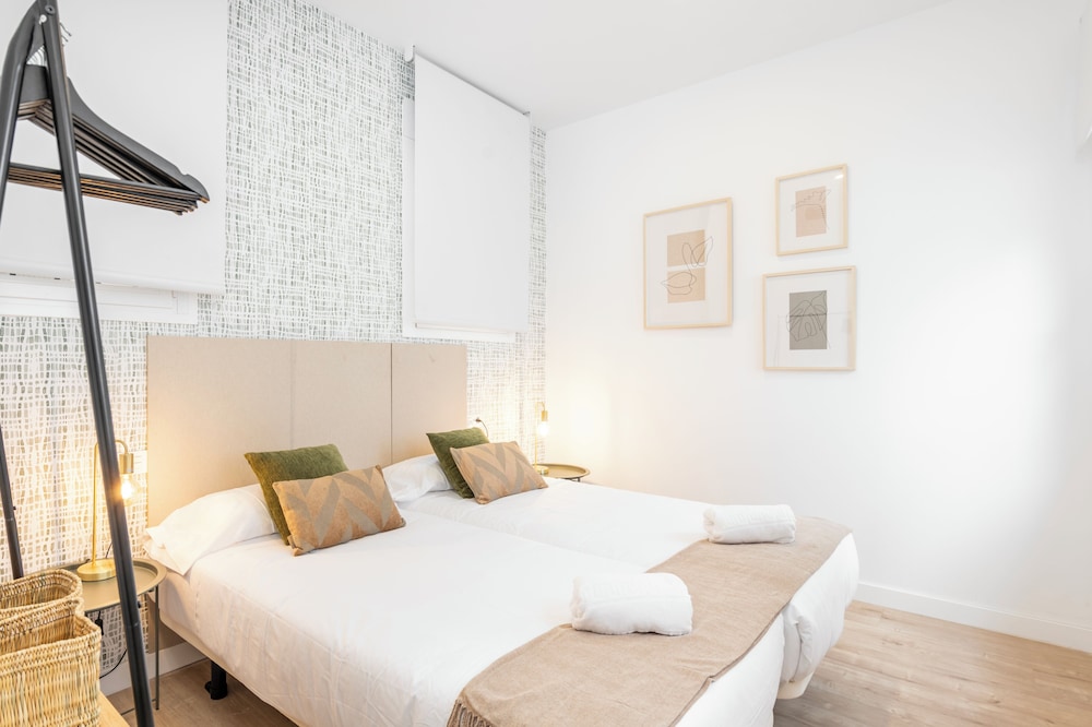 Superior Apartment, 2 Bedrooms, City View photo 3