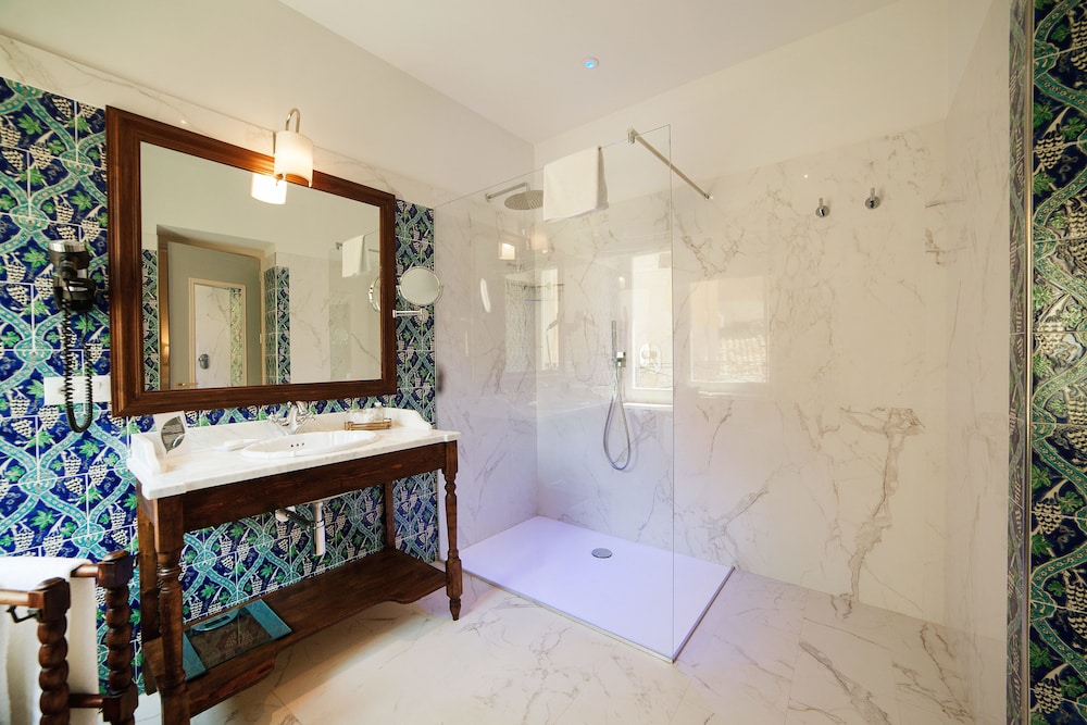Suite - Photo 5
