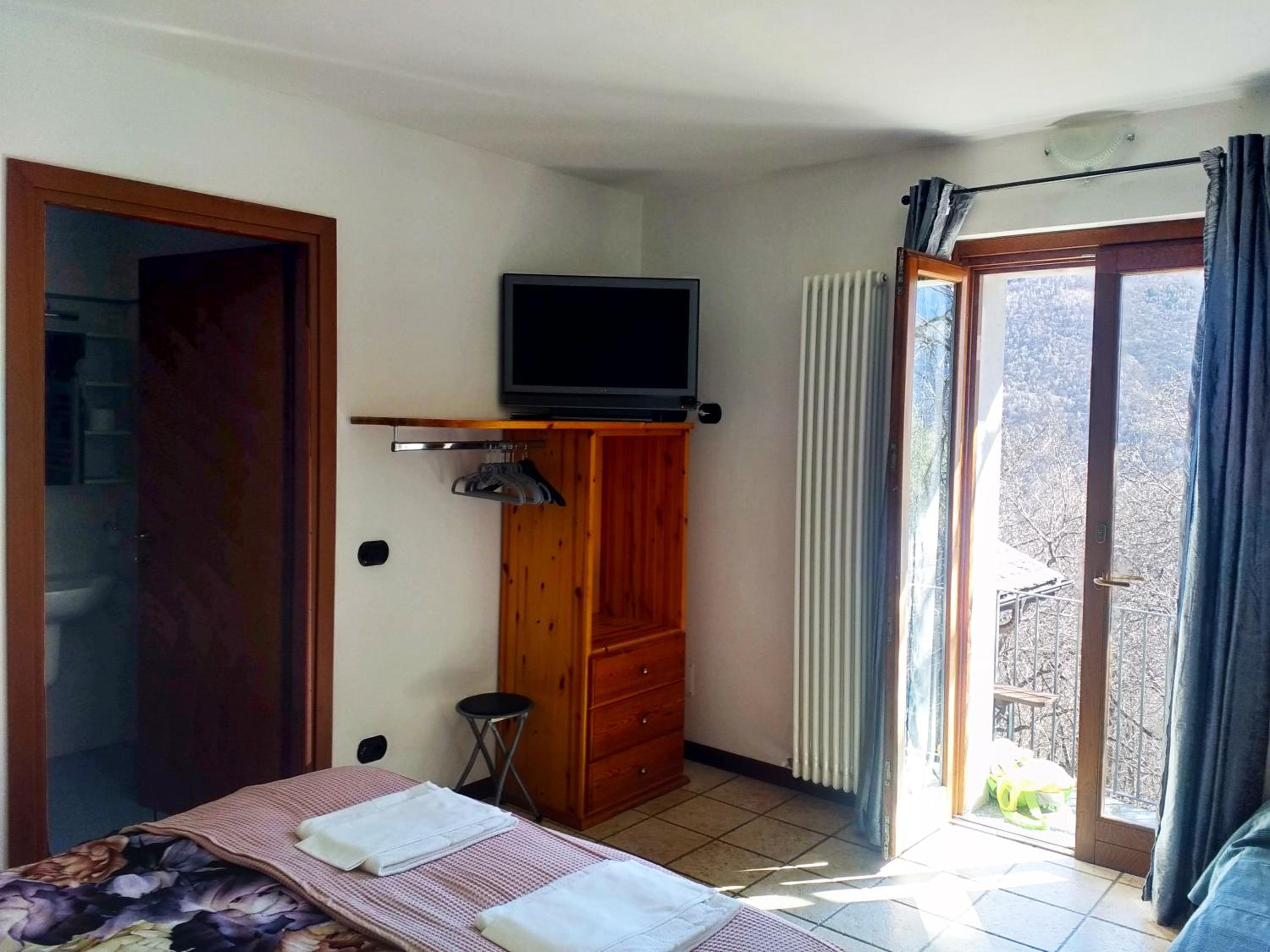 Large Double Room photo 3