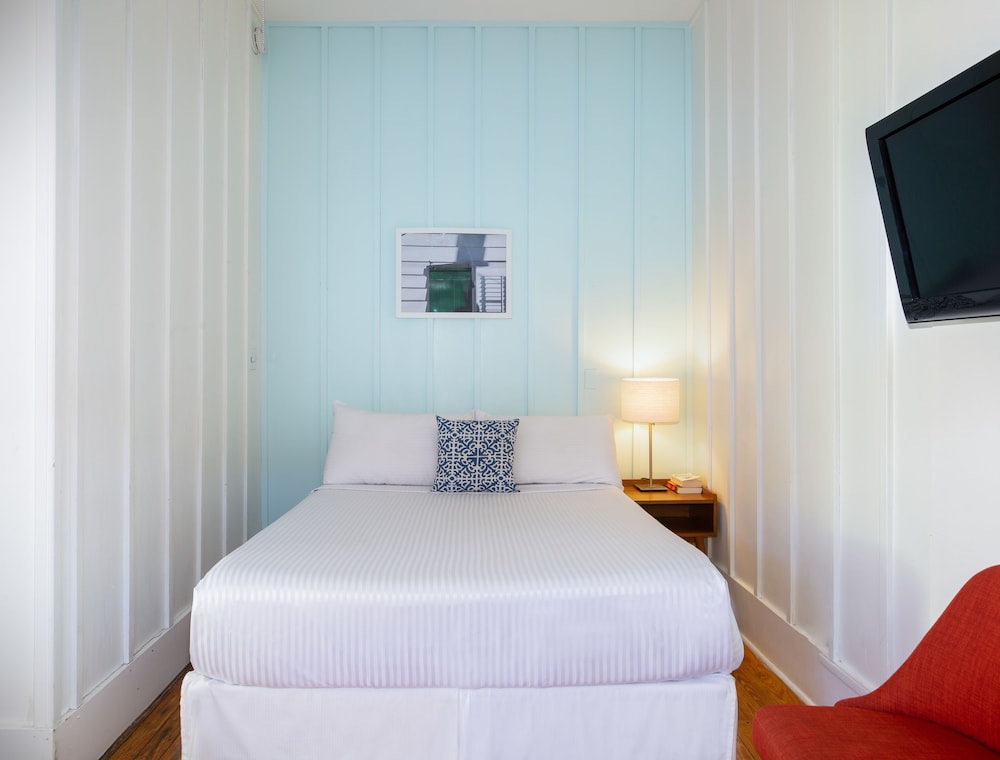 Cabana Queen w/Twin Bed photo 3