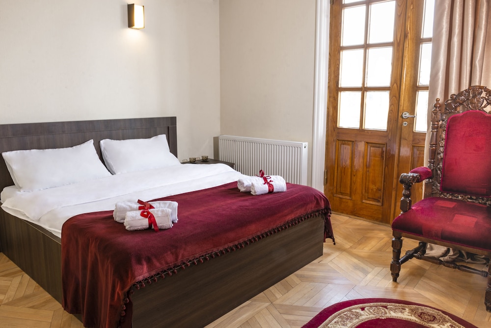 Romantic Double Room, 1 Queen Bed, Balcony, City View