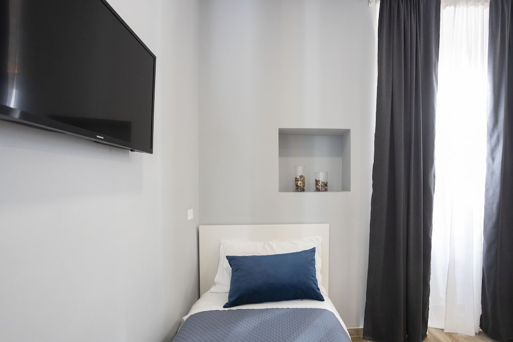 Deluxe Triple Room photo 3