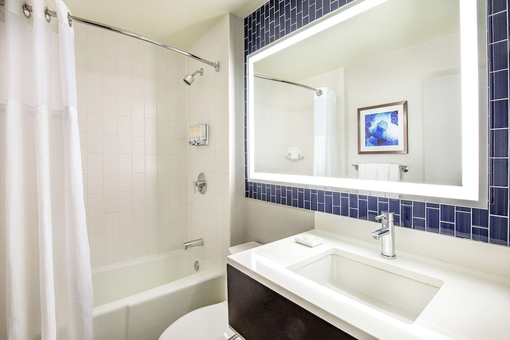 Deluxe Room, 2 Queen Beds, River View - Photo 6