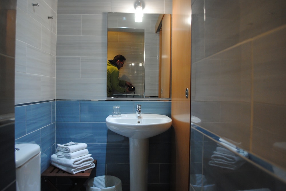 Double Room - Photo 5