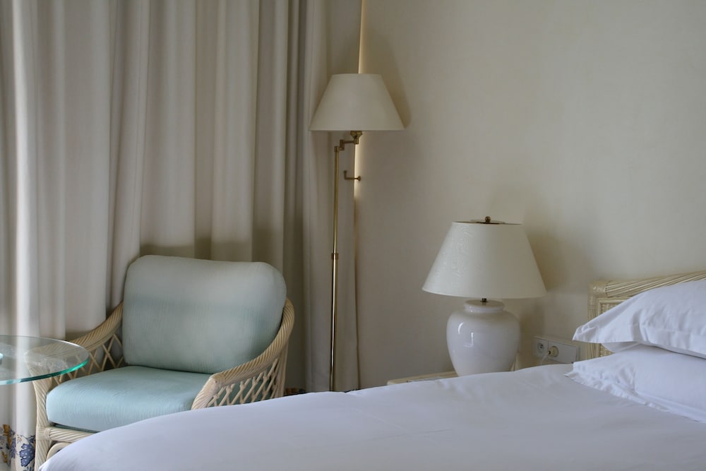 Double Room Single Use, Bathtub photo 1