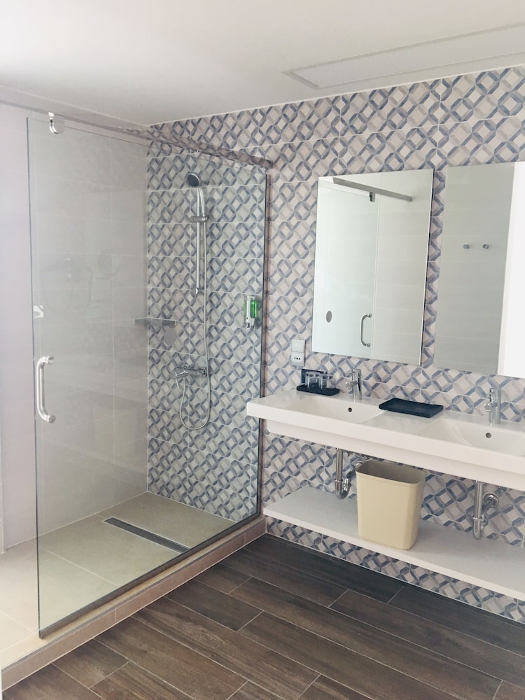 Double Room (Free Domestic flight, stays 1/5-31/10) photo 3
