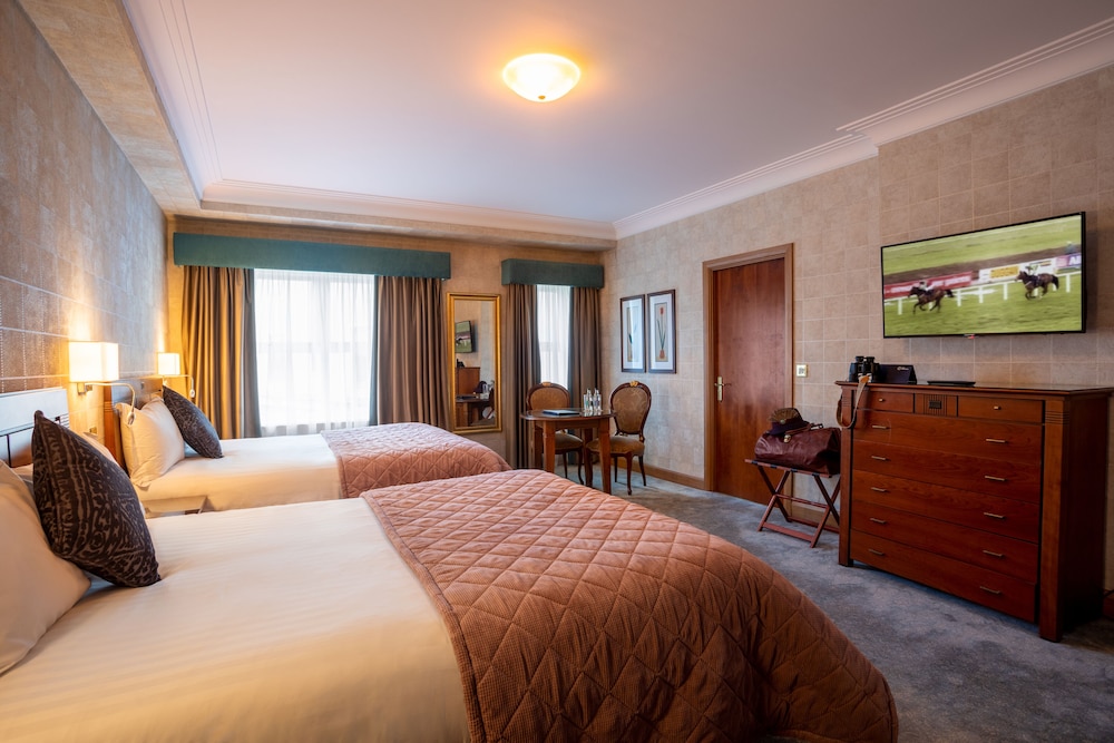 Classic Twin Room, 2 Queen Beds, Non Smoking, Ensuite photo 1