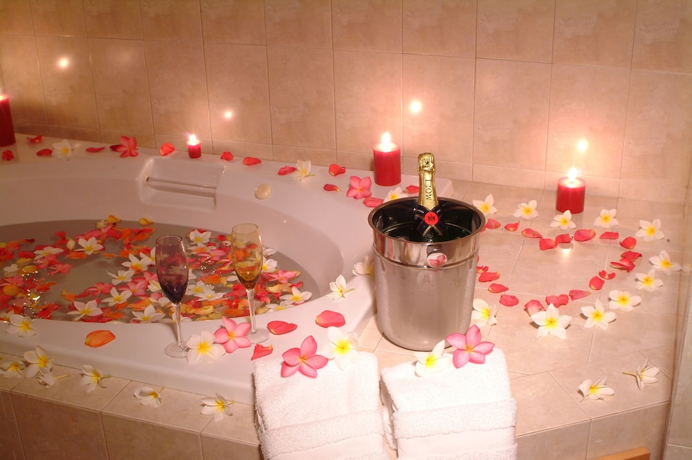 Honeymoon Suite with Kitchen photo 3