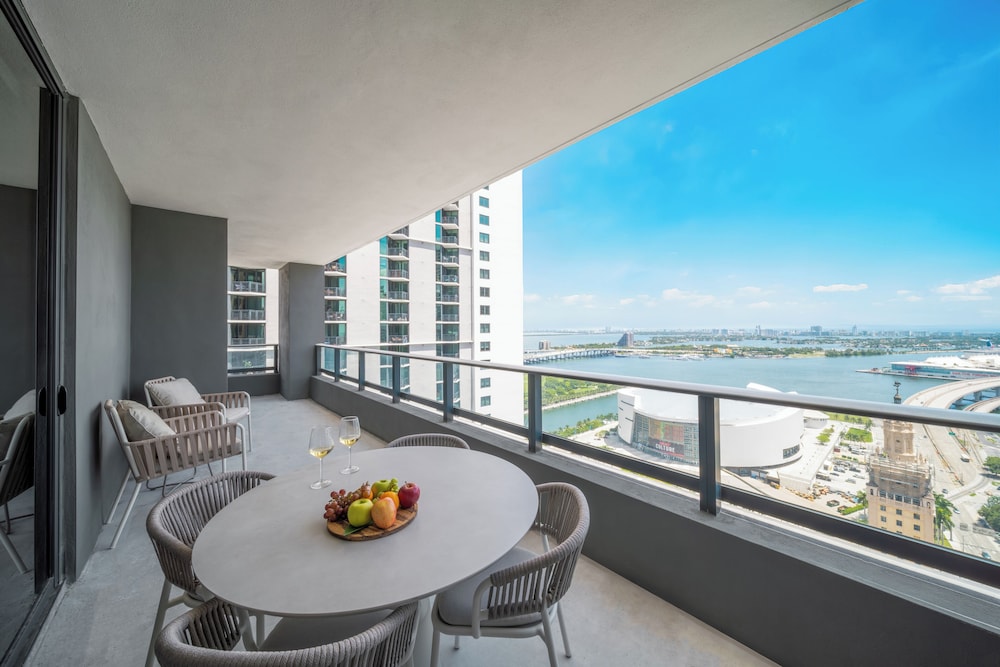 Skyline Residences Three Bedroom Four Beds with Kitchen & Balcony