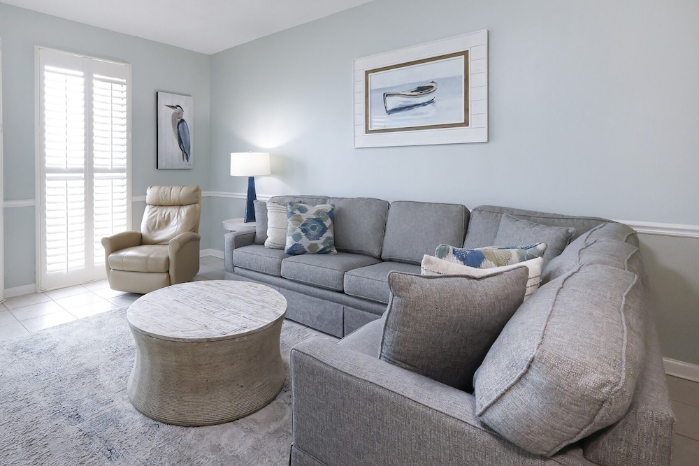Condo, 2 Bedrooms