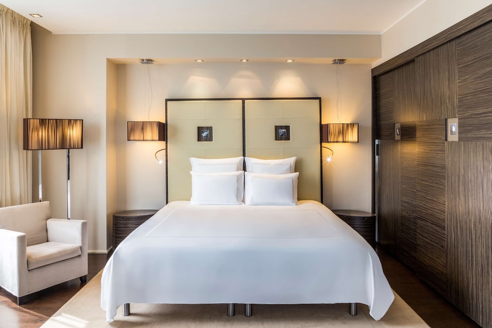 Suite, 1 King Bed