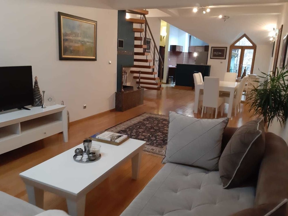 Luxury Apartment, 2 Bedrooms (1 To 4 Guests)