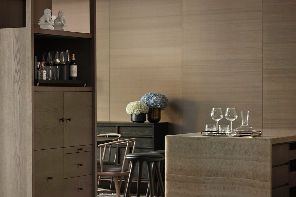 Rosewood Suite