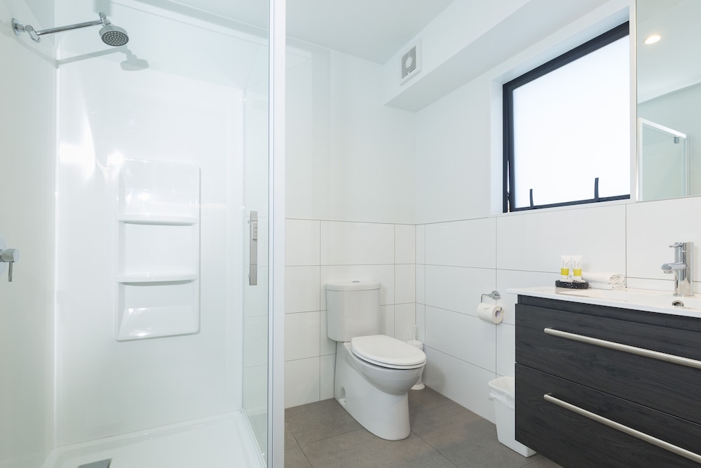 Executive Studio Suite thumbnail 6