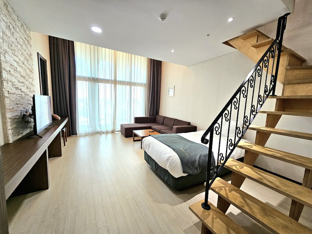 Duplex (B - 1 double, 1 single, 1 futon) photo 1