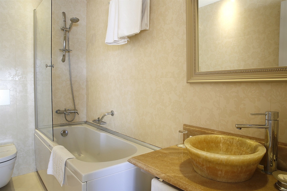 Deluxe Room, Sea View - Photo 2