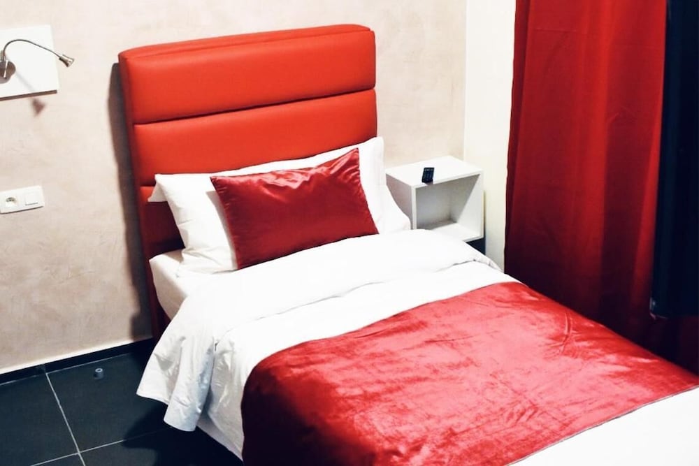 Standard Double Room - Photo 16
