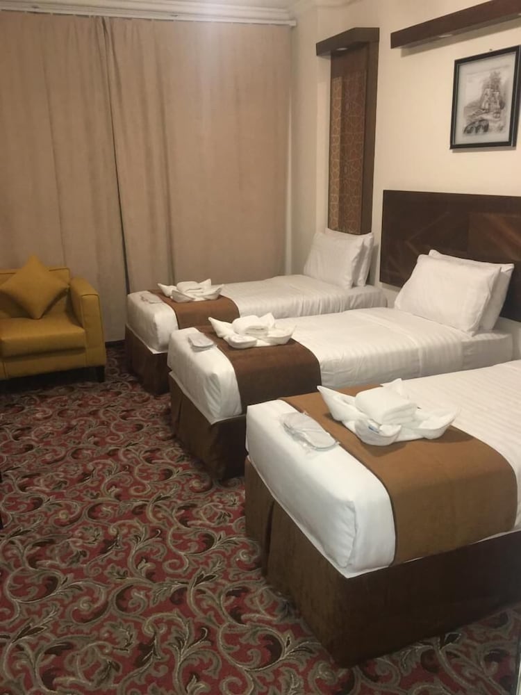 Standard Triple Room - Photo 1
