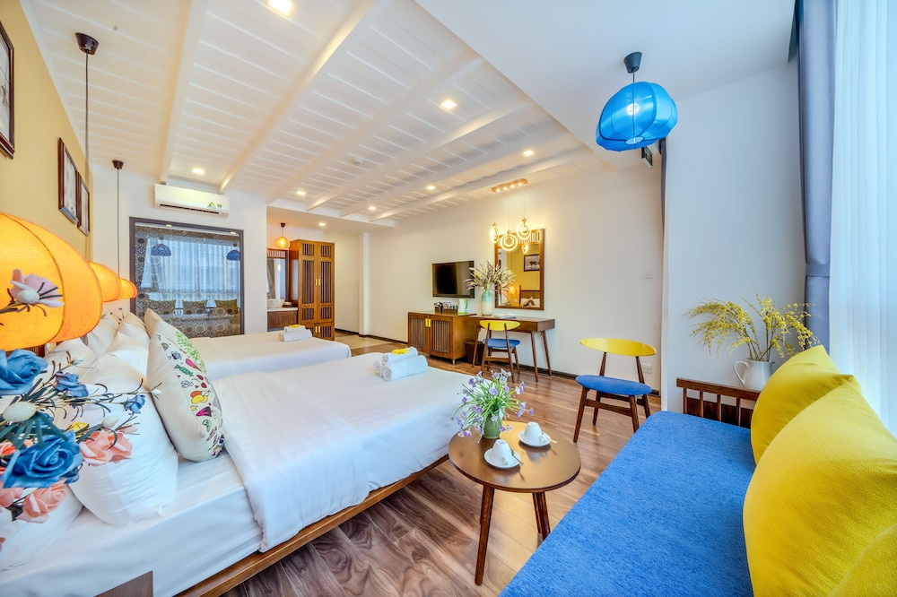 Family Room, 2 Queen Beds - Photo 3
