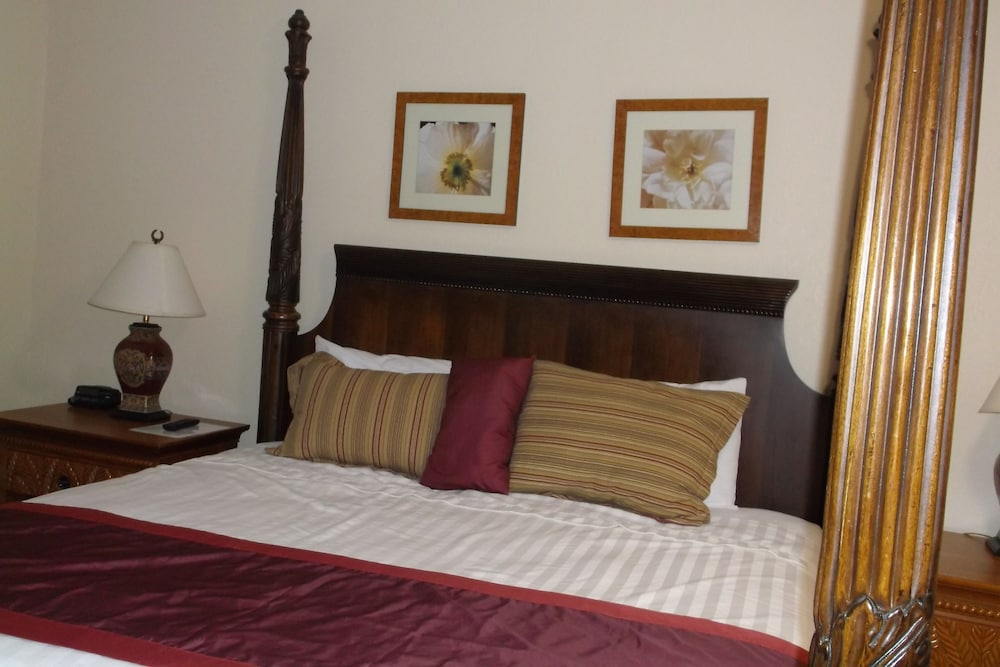 Room, 1 King Bed, Non Smoking (Efficiency) photo 2