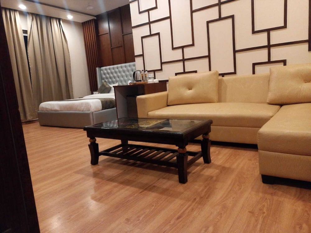 Premium Room - Photo 7