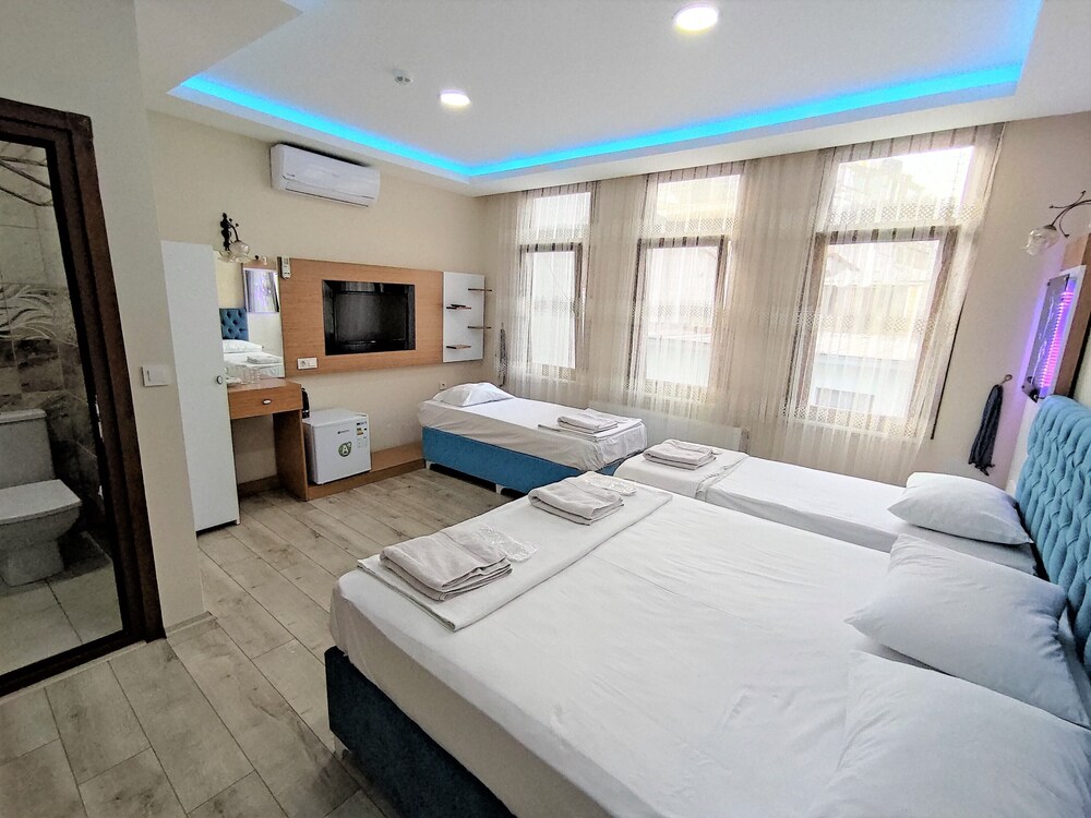 Luxury Quadruple Room photo 1