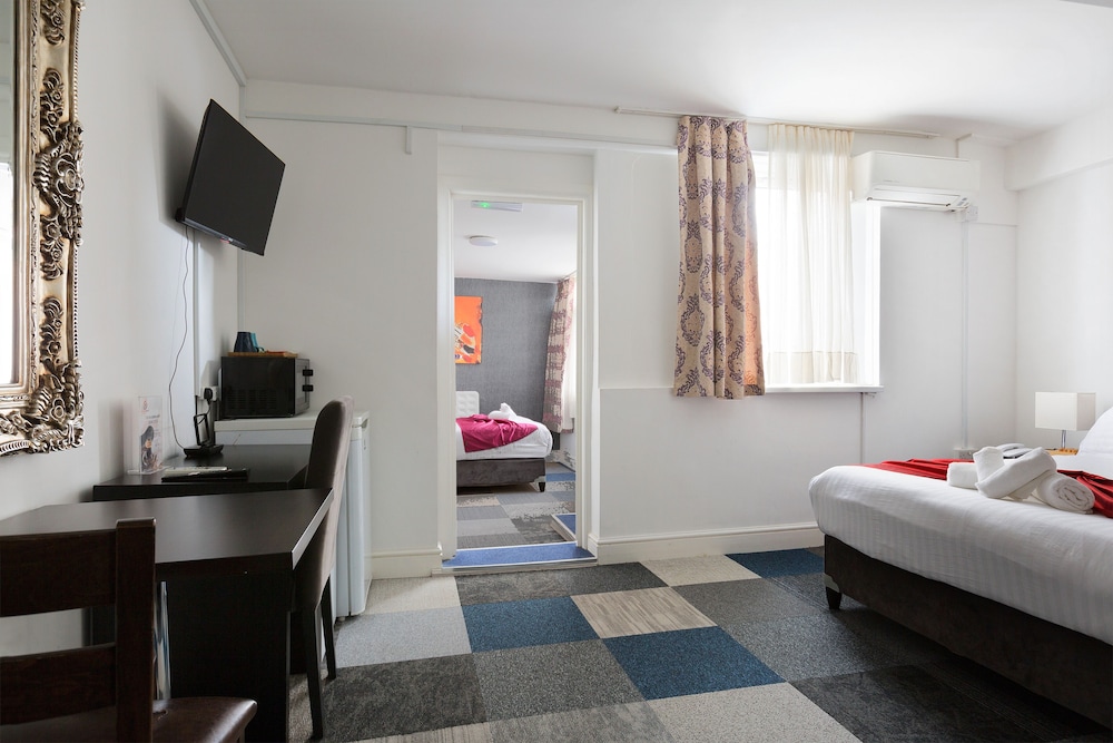 Family Apartment, Accessible, Private Bathroom (One Bedroom Apartment) photo 2