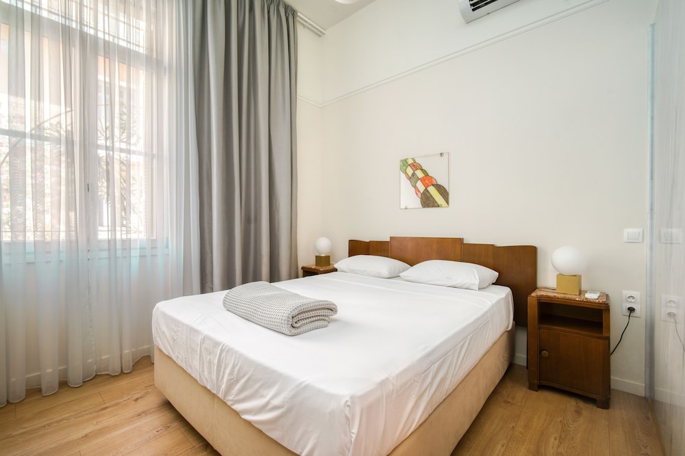 Luxury Apartment photo 2