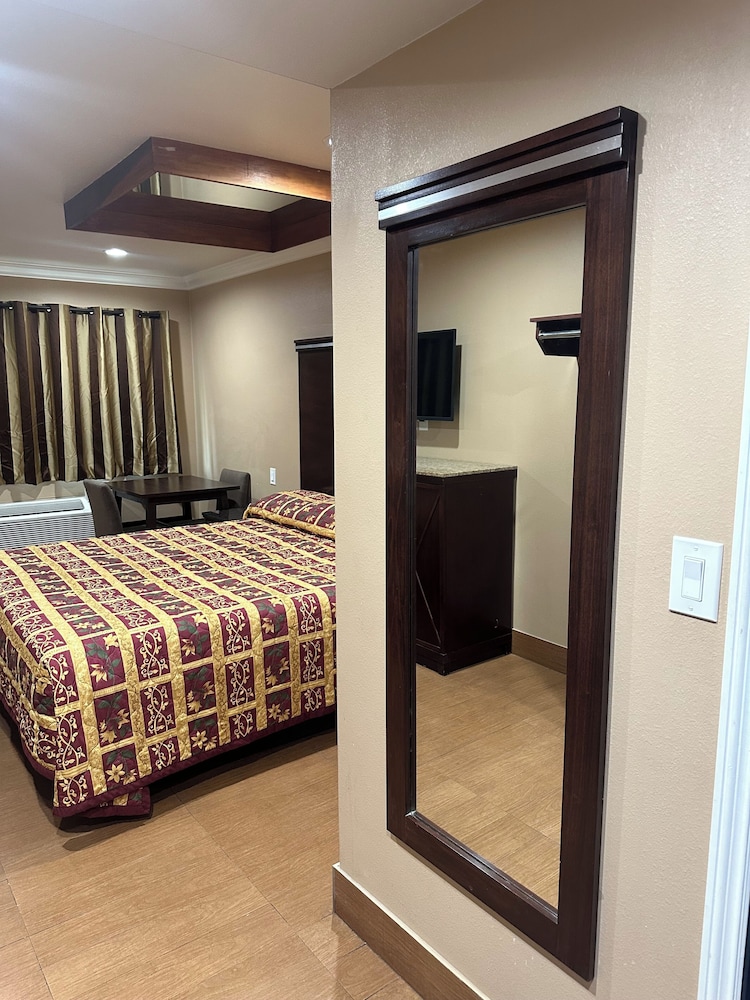 Honeymoon Room photo 2