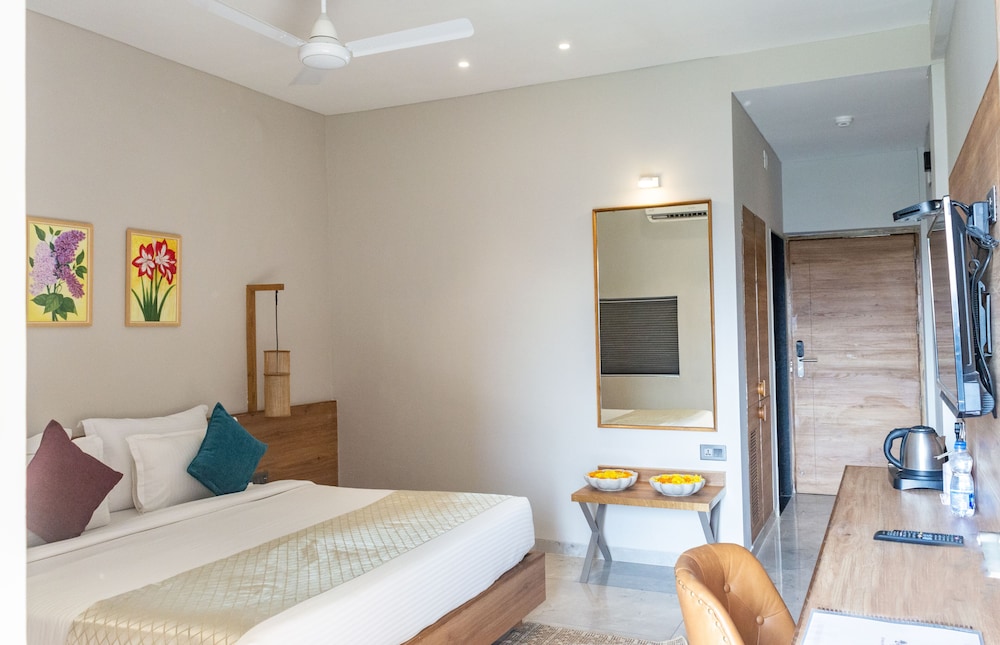 Classic Room With Balcony - Photo 1