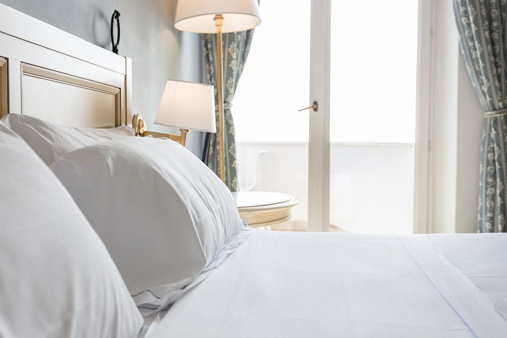 Standard Double or Twin Room, Partial Sea View photo 3