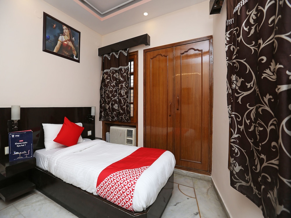 Single Room, 1 Queen Bed photo 1
